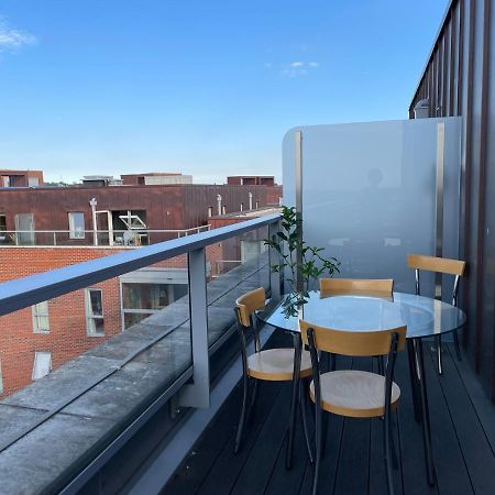 Modern & Spacious Penthouse In North London Leilighet Eksteriør bilde