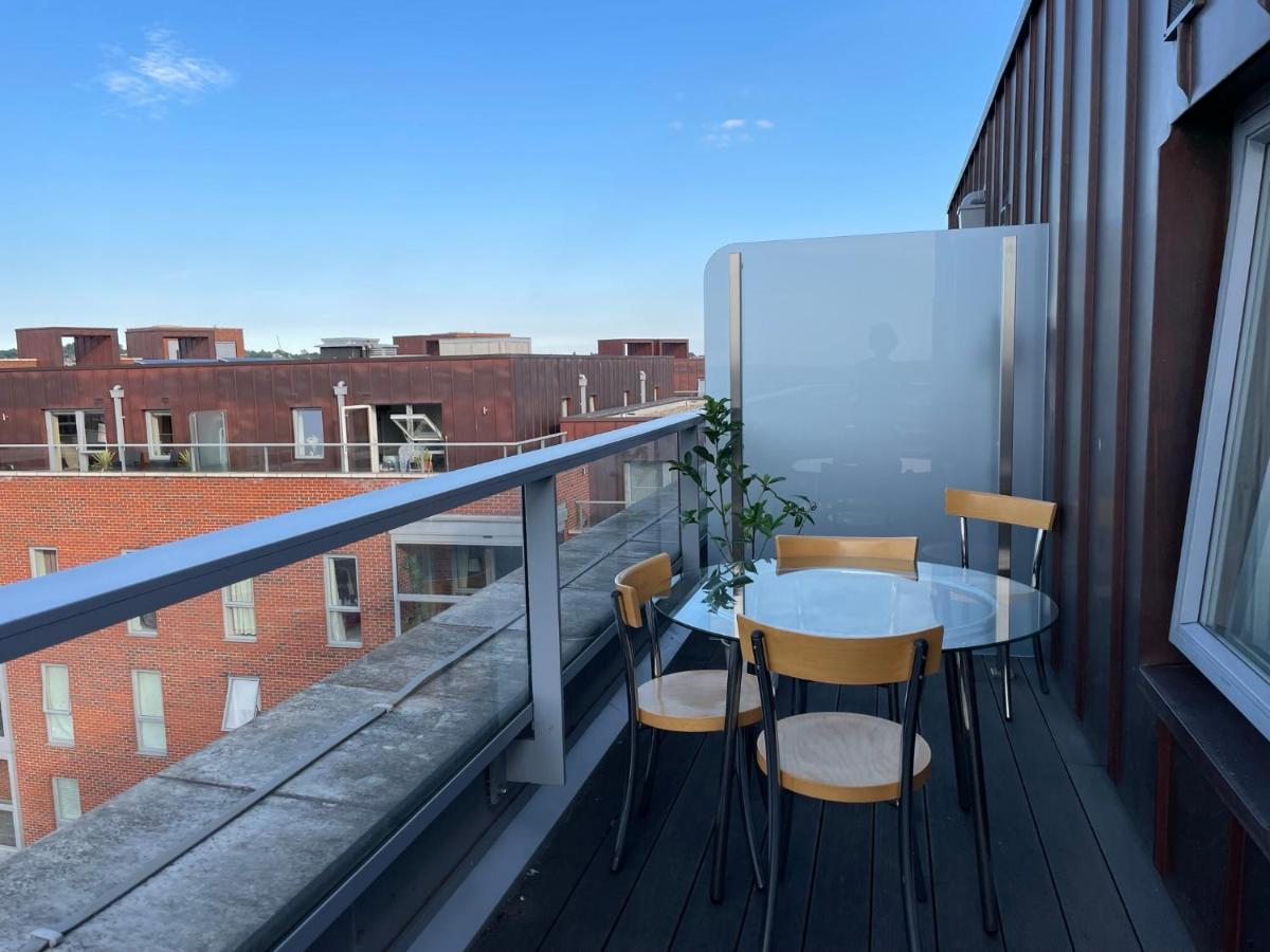 Modern & Spacious Penthouse In North London Leilighet Eksteriør bilde