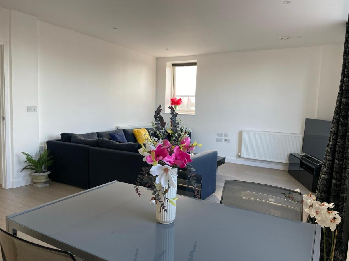 Modern & Spacious Penthouse In North London Leilighet Eksteriør bilde