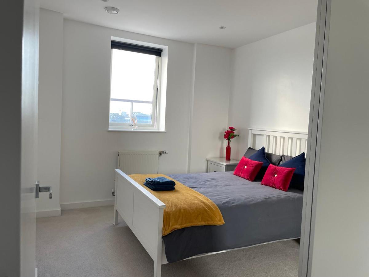 Modern & Spacious Penthouse In North London Leilighet Eksteriør bilde