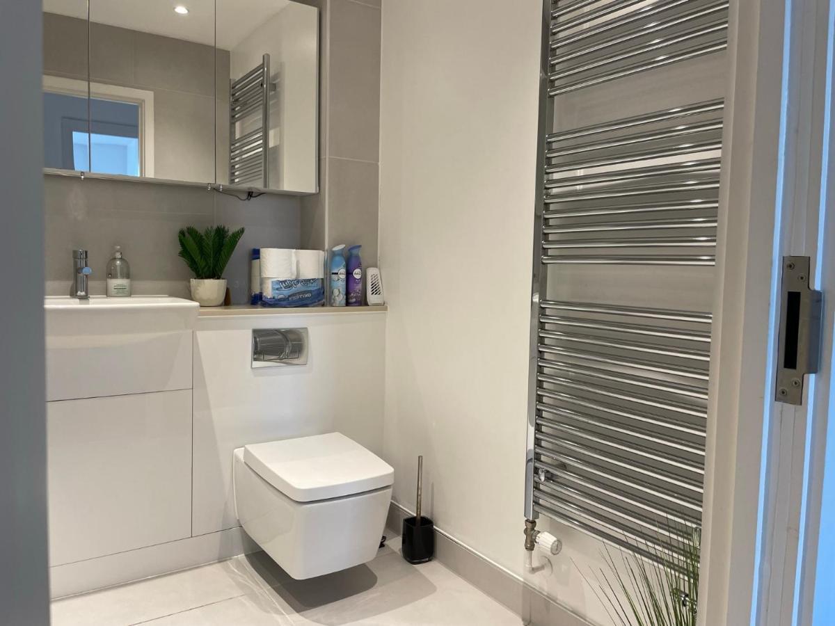 Modern & Spacious Penthouse In North London Leilighet Eksteriør bilde