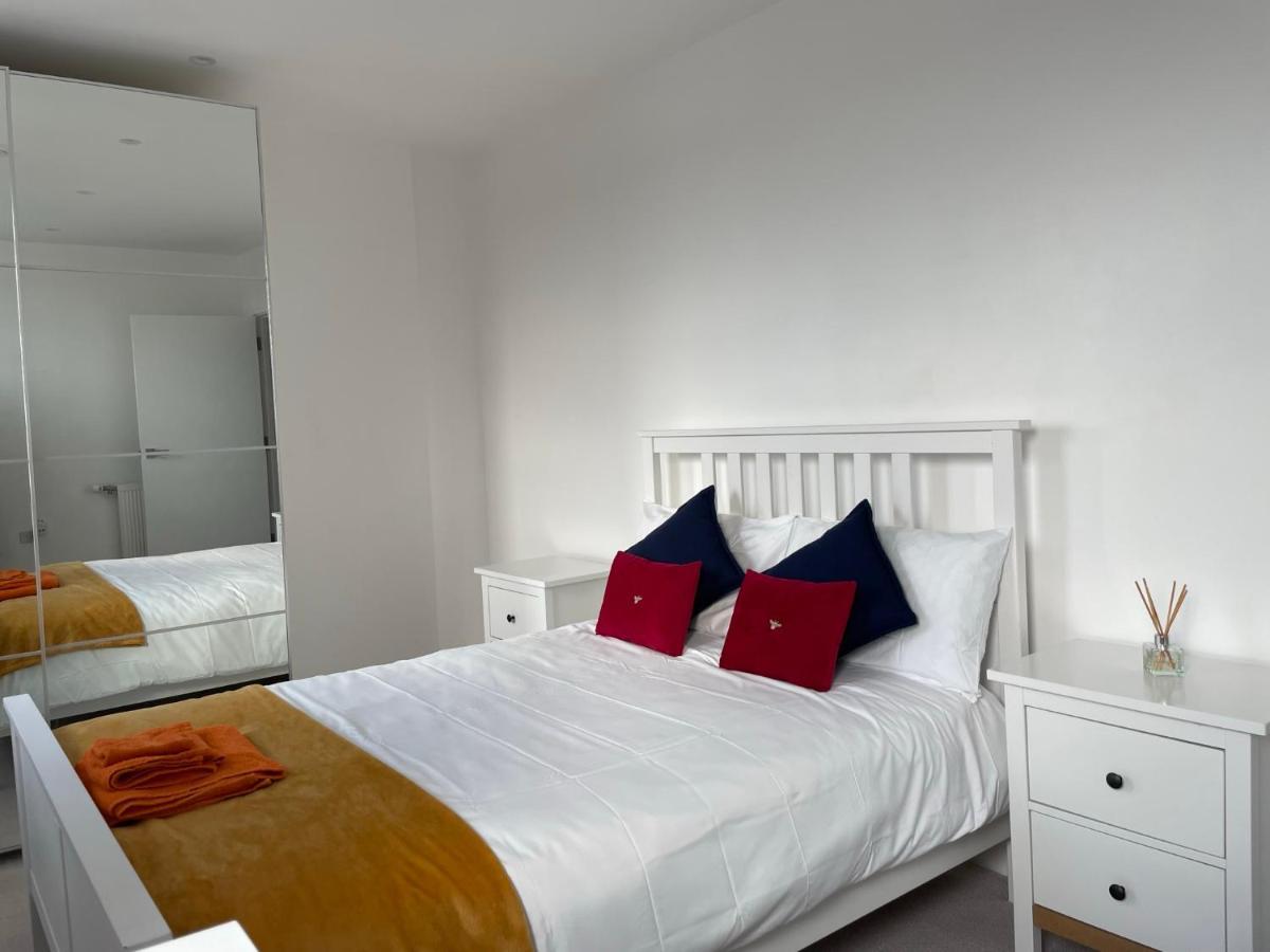 Modern & Spacious Penthouse In North London Leilighet Eksteriør bilde