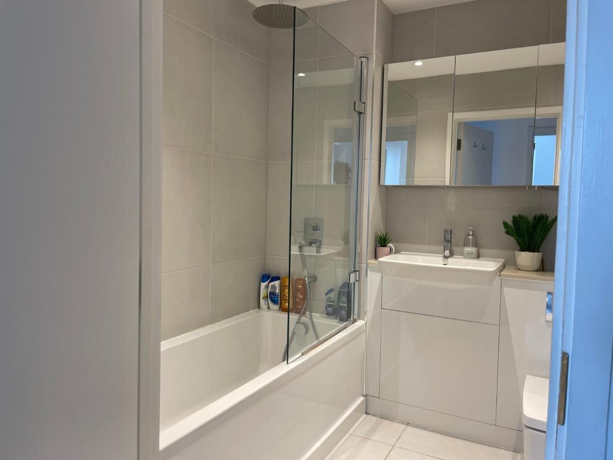 Modern & Spacious Penthouse In North London Leilighet Eksteriør bilde
