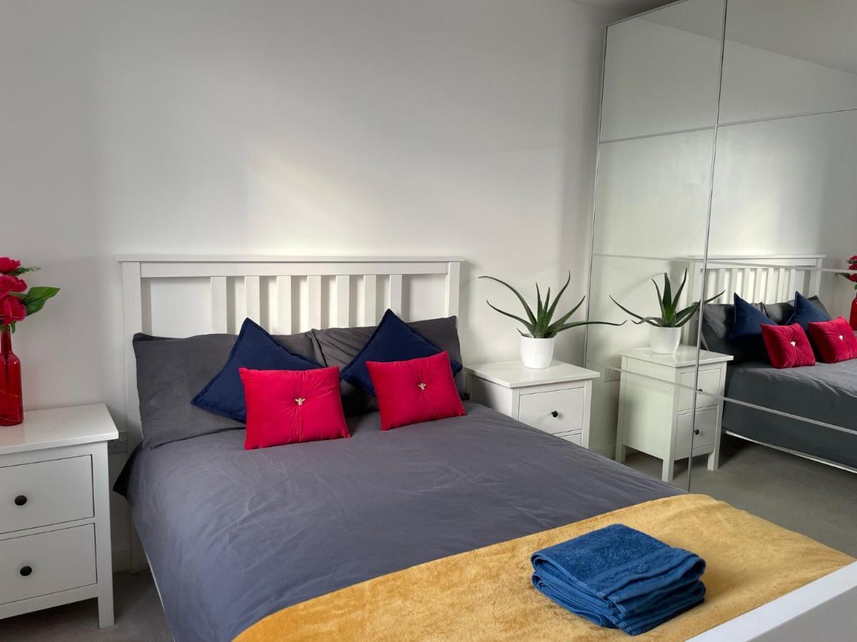 Modern & Spacious Penthouse In North London Leilighet Eksteriør bilde